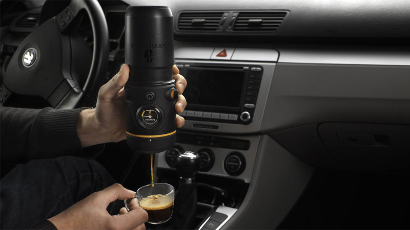 Καφεδάκι στο αμάξι; Handpresso Auto!
