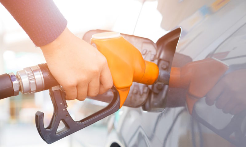 Ποιος έχει την πιο φθηνή βενζίνη; Τώρα ξέρεις!